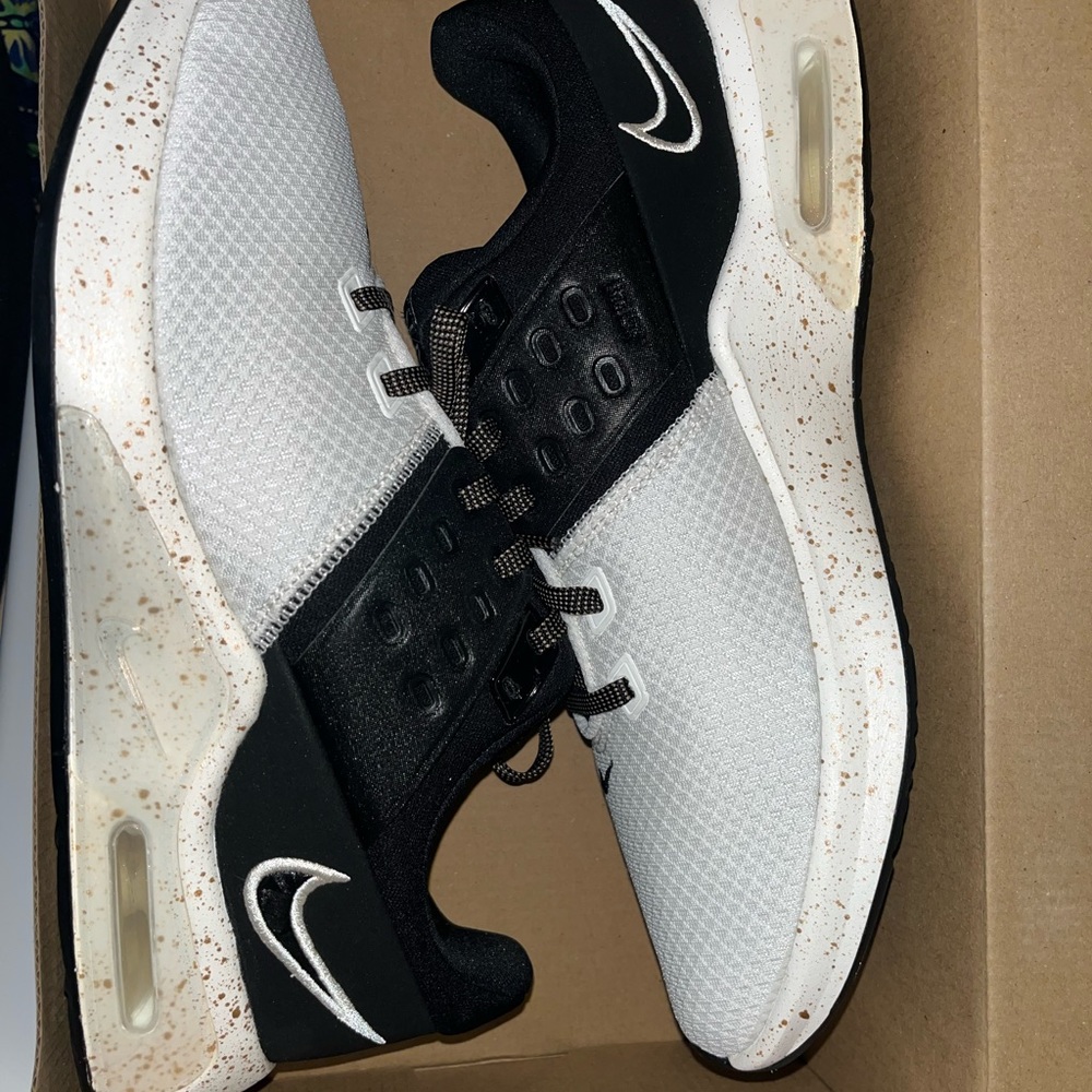 Nike Bella, womens size 10